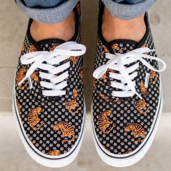 Vans Authentic Tiger Floral Shoes Womens Sneaker - Picture 2 of 7